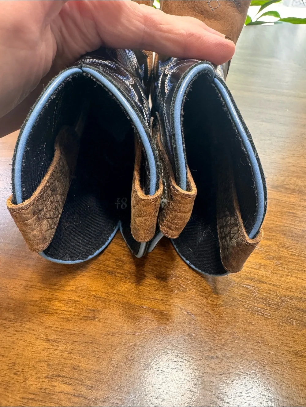Ariat Tombstone Wide Square Toe Western Boot. Size boys or girls 8.5